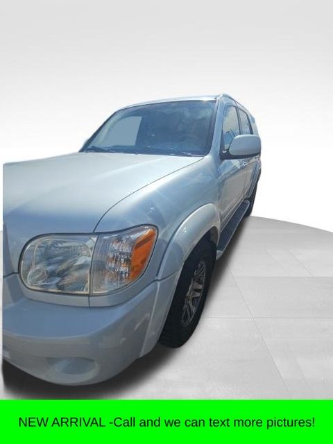 White 2005 Toyota Sequoia Limited 4WD SUV / Crossover Four-Wheel Drive 5-Speed Automatic Overdrive