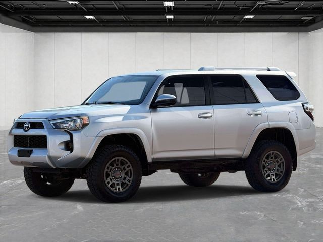 Classic Silver Metallic 2016 Toyota 4Runner SUV / Crossover Four-Wheel Drive 5-Speed Automatic Overdrive