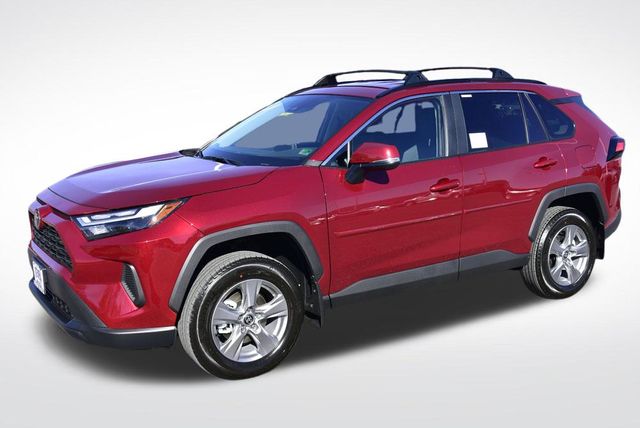 2025 Toyota RAV4 XLE's photo