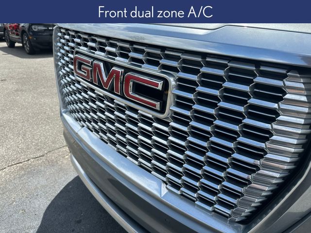 2023 GMC Yukon Denali photo