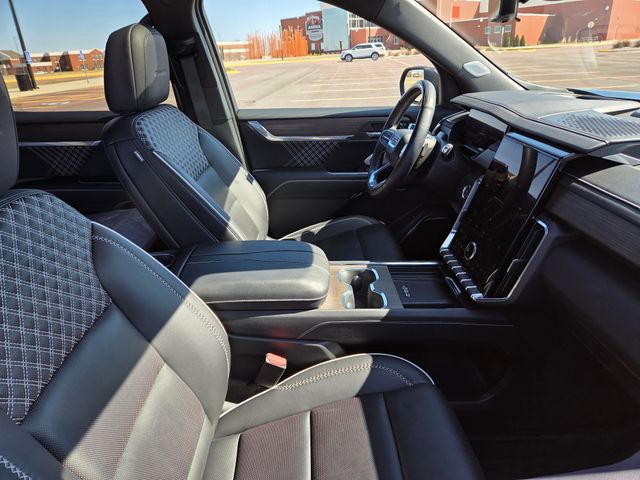 2025 GMC Acadia AWD Denali