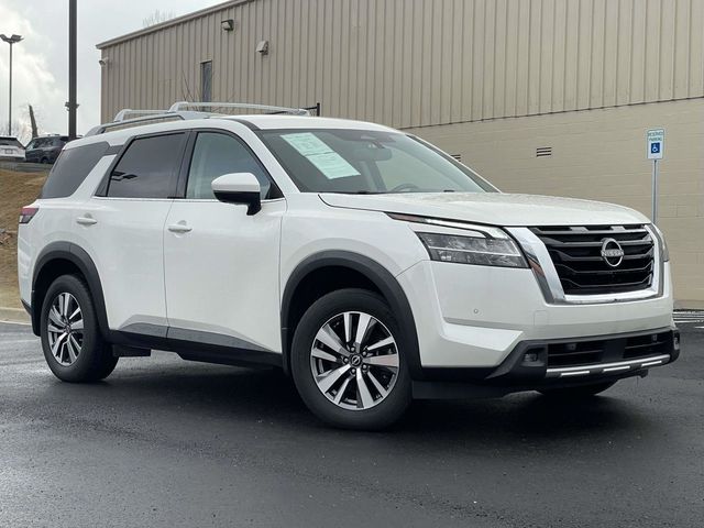 2022 Nissan Pathfinder SL 4WD