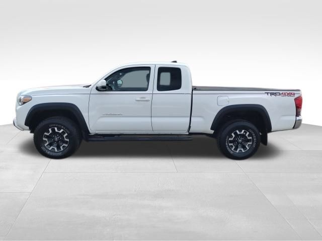 2017 Toyota Tacoma TRD Off-Road photo