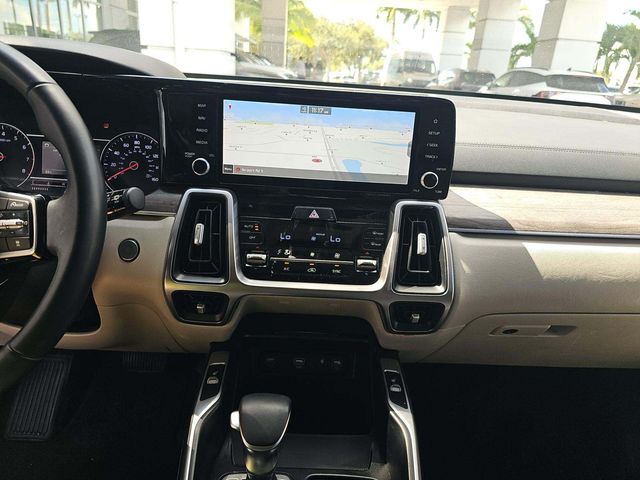 Used 2022 Gray Kia EX image 5