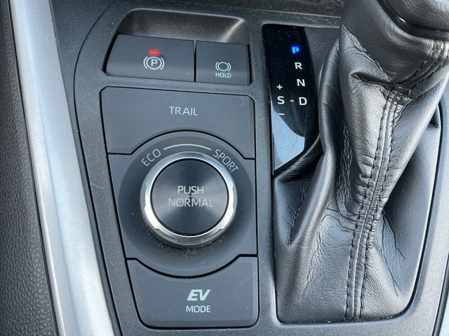 Used 2019 Gray Toyota LE image 26