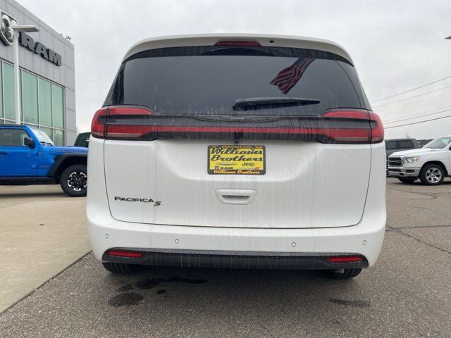 2026 Chrysler Pacifica Select - Bright White Clearcoat exterior view 6