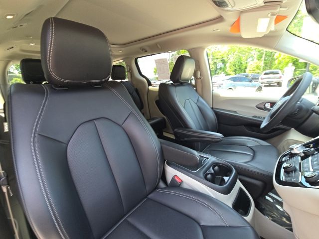 2023 Chrysler Pacifica Touring L:46447A