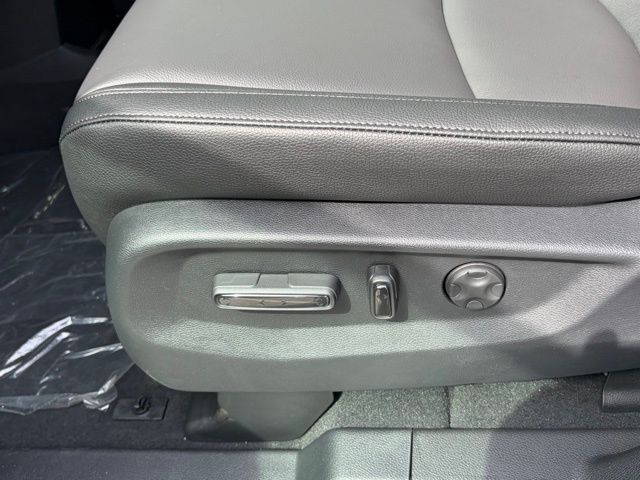 new 2026 Honda Odyssey car, priced at $43,833