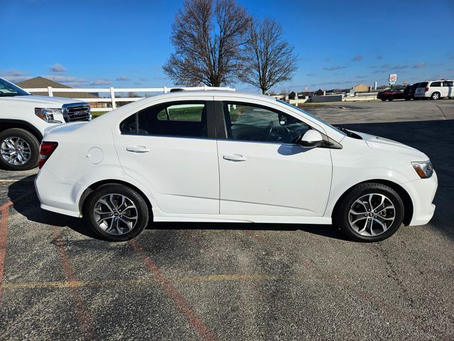 2017 Chevrolet Sonic LT photo 4