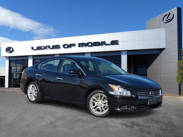 Super Black 2010 Nissan Maxima Sedan Front-Wheel Drive Continuously Variable Transmission