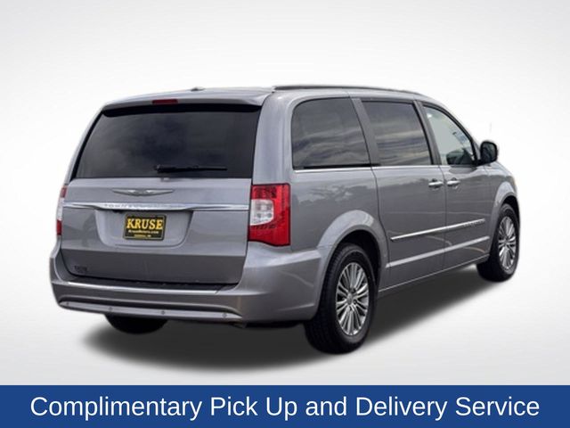 2014 Chrysler Town & Country Touring-L