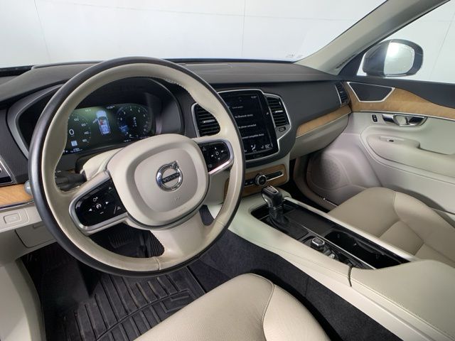 2021 Volvo XC90 T6 Momentum 14