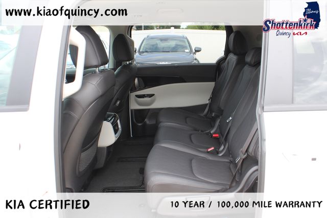Used 2024 Kia Carnival Van