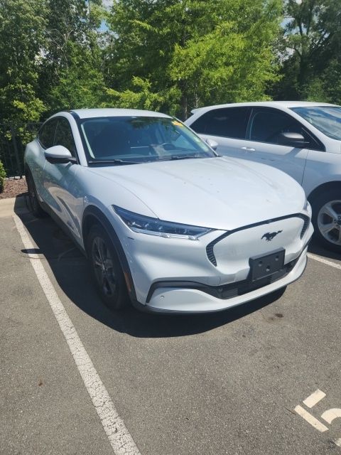 Used 2021 White Ford Select image 2