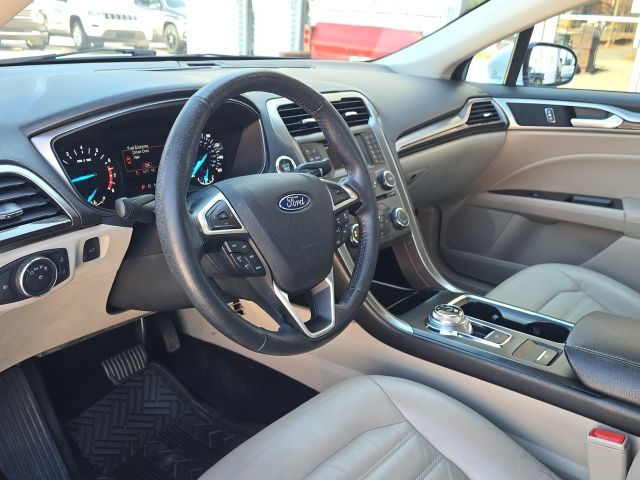 2017 Ford Fusion SE:168087B