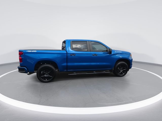 Used 2023 Blue Chevrolet Custom image 9