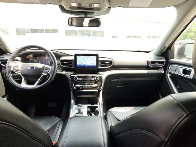 2023 Ford Explorer Limited photo