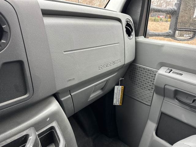 New 2025 White Ford 14FT BOX/SIDE DOOR image 26