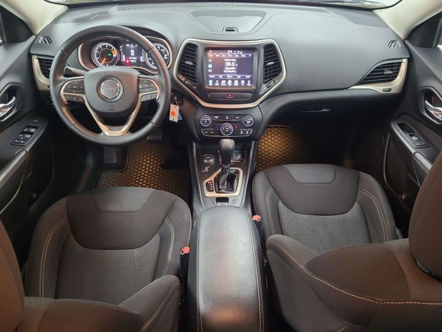 2016 – Jeep – Cherokee