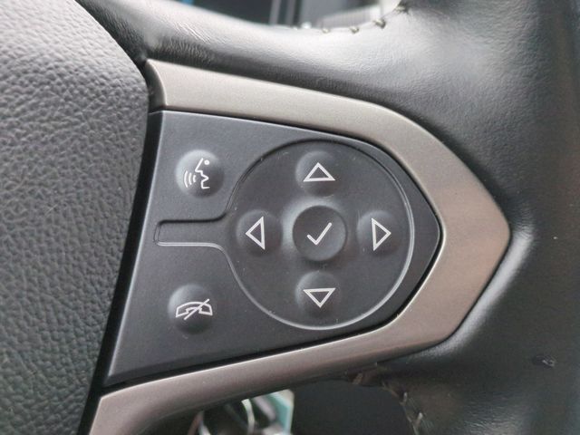 Used 2018 Black Chevrolet Z71 image 17