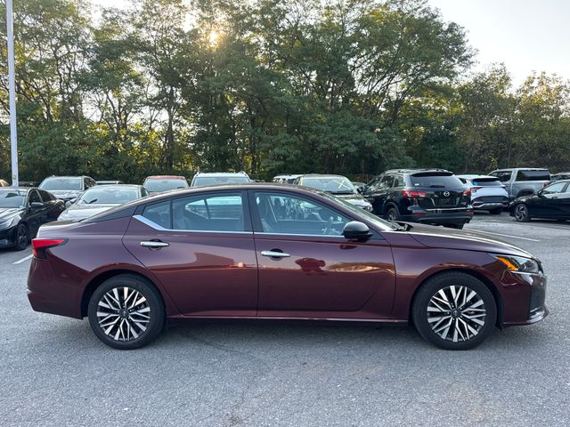 Used 2025 Red Nissan 2.5 SV image 6