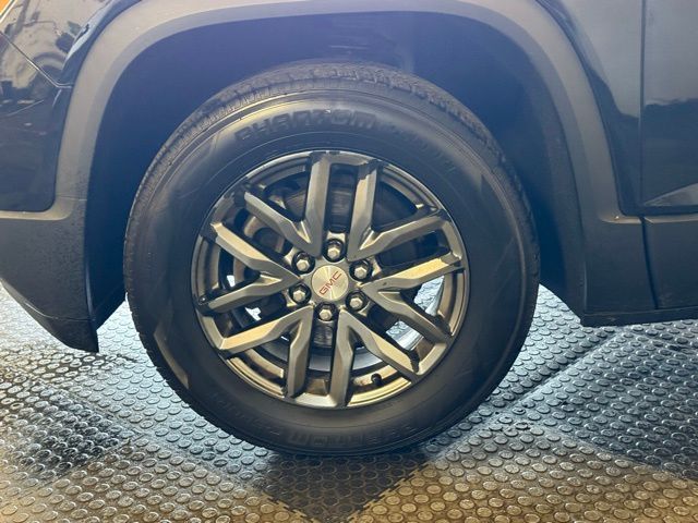 2017 GMC Acadia SLT-1 photo
