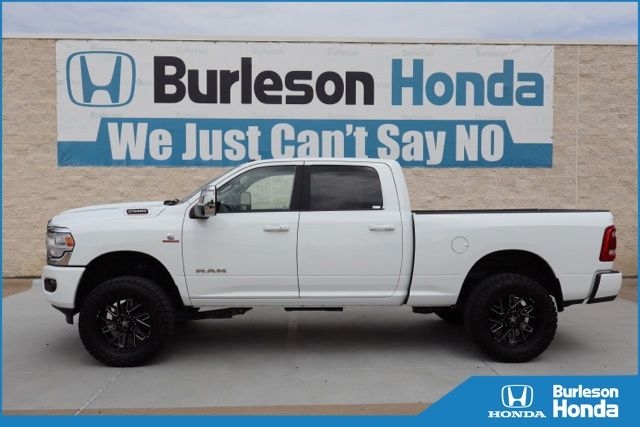 Bright White Clearcoat 2024 RAM 2500 Pickup Truck Four-Wheel Drive 6-Speed Automatic