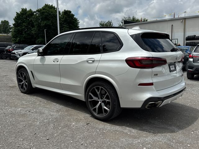 Used 2023 White BMW M50i image 3