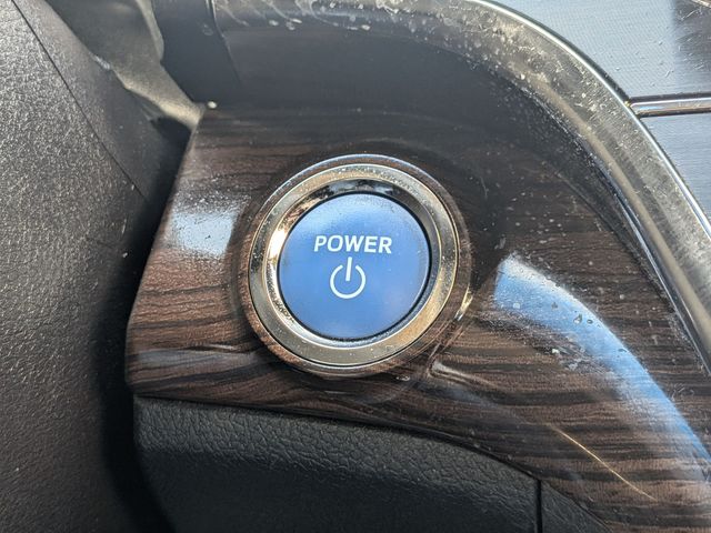2015 Toyota Avalon Hybrid - Image 22
