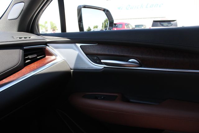 Used 2024 White Cadillac Premium Luxury image 22