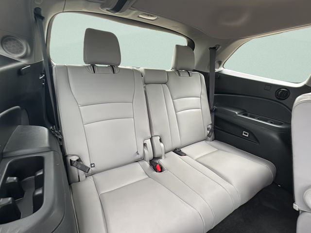 2022 Honda Pilot Touring - Photo 16