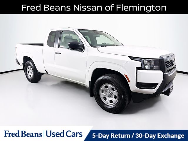 Glacier White 2025 Nissan Frontier S King Cab 4WD Pickup Truck Four-Wheel Drive 9-Speed Automatic Overdrive