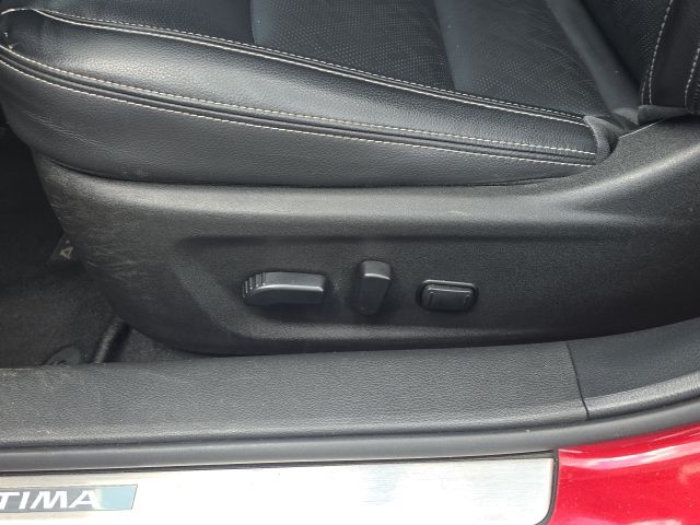 2023 Nissan Altima 2.5 SL:B01854