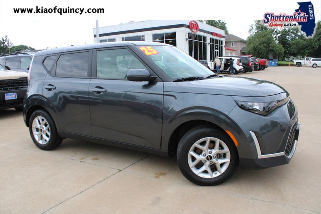 Gray 2025 Kia Soul LX FWD SUV / Crossover Front-Wheel Drive Continuously Variable Transmission