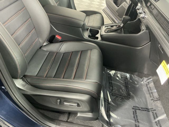 new 2026 Honda CR-V Hybrid car, priced at $41,675