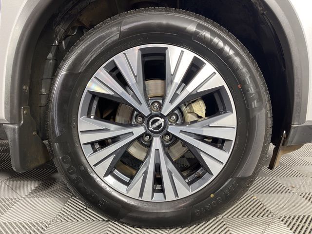 2023 Brilliant Silver Metallic Nissan Rogue SV FWD SUV