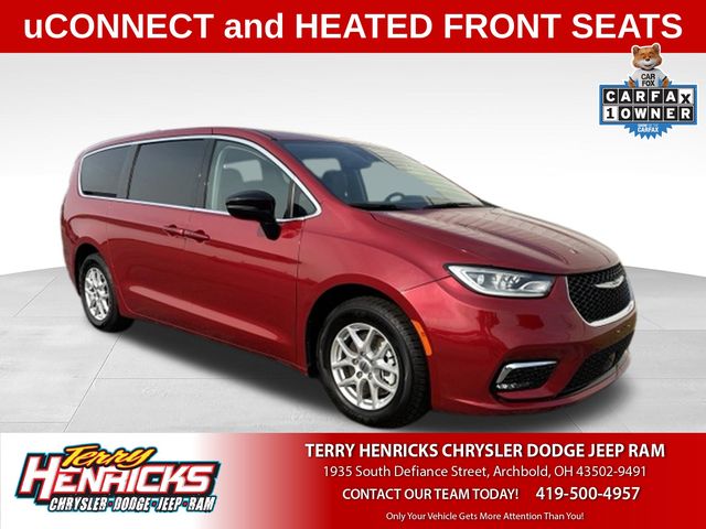 Red Hot Pearlcoat 2024 Chrysler Pacifica Minivan Front-Wheel Drive 9-Speed Automatic