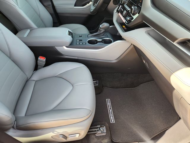 2026 Toyota Highlander Hybrid XLE  at Don McGill Toyota