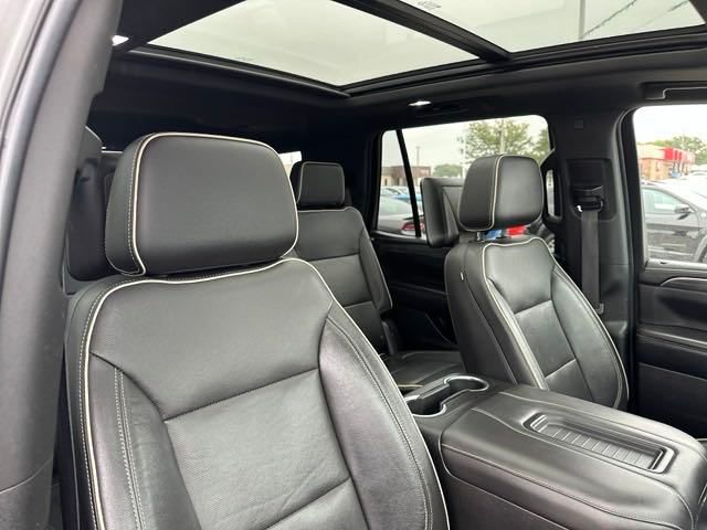 2021 GMC Yukon SLT 14