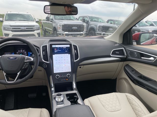 2024 Ford Edge Titanium 16