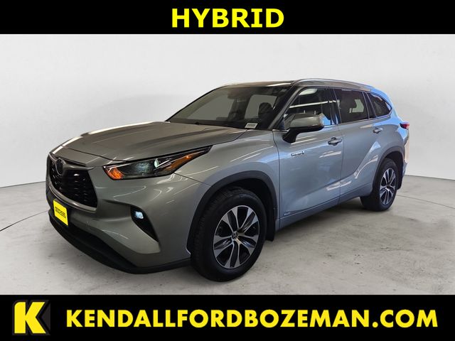 Celestial Silver Metallic 2021 Toyota Highlander Hybrid XLE AWD SUV / Crossover All-Wheel Drive Continuously Variable Transmission