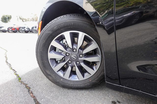 used 2024 Chrysler Pacifica Hybrid car, priced at $26,797