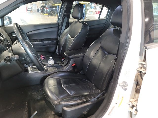 2013 Chrysler 200 Limited FWD Sedan