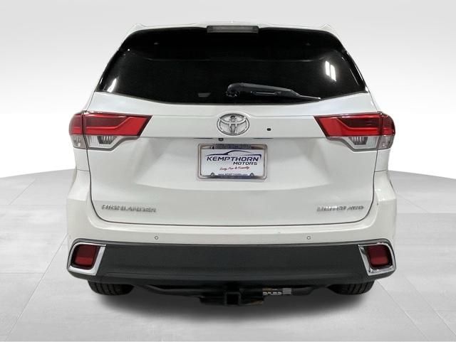 2018 Toyota Highlander Limited photo