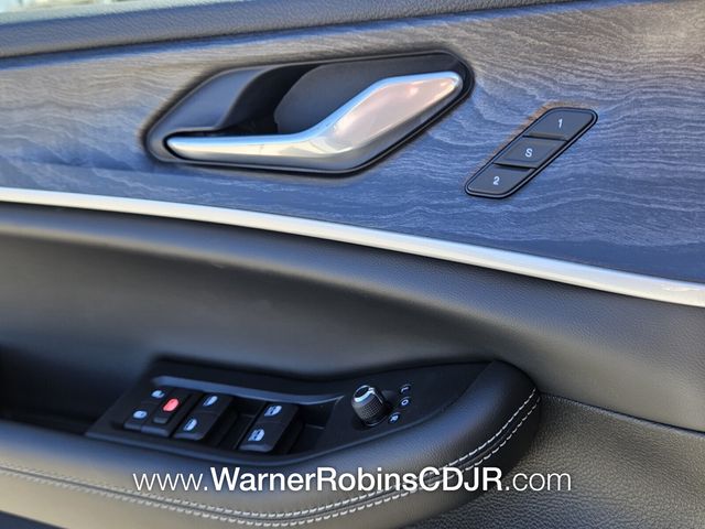 New 2025 White Jeep Limited image 30