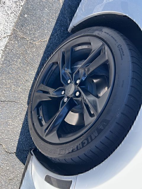 Used 2022 White Chevrolet LT1 image 4
