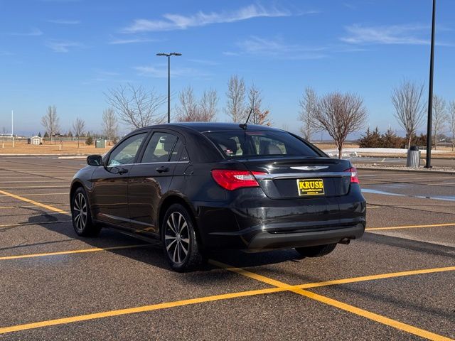 2013 Chrysler 200 Touring