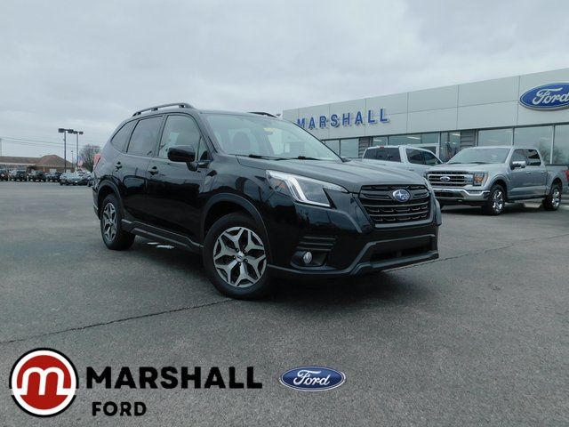 Subaru Forester Premium Crossover AWD