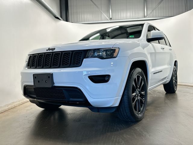 2019 Jeep Grand Cherokee Altitude White at Luther Ford