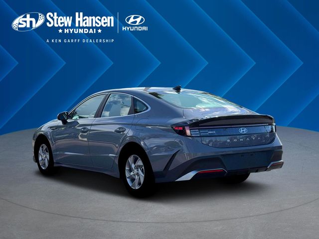 New 2026 Blue Hyundai SE image 5